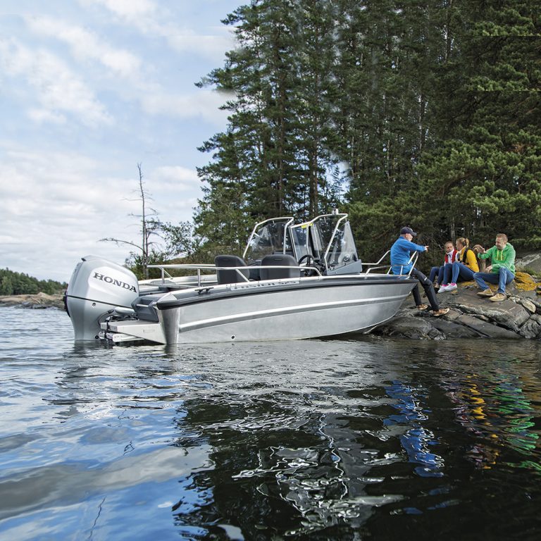 Rent motorboat to Saimaa